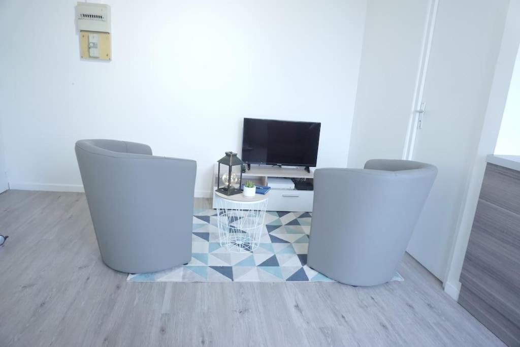 Cosy Proche Gare Apartment *