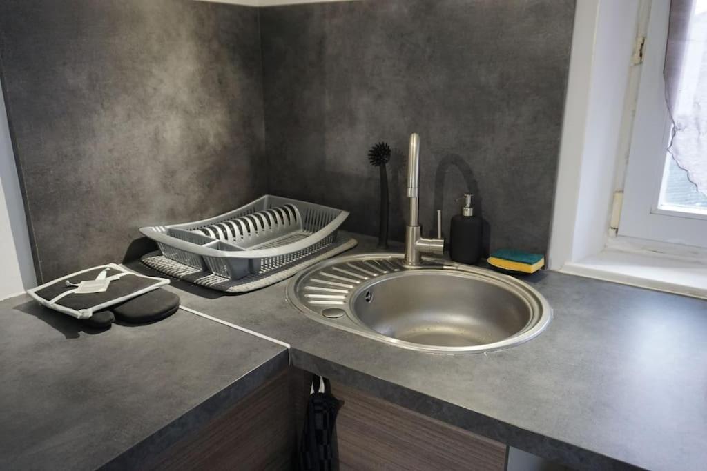 Cosy Proche Gare Apartment *